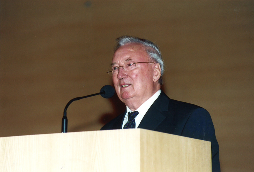 Ehrung Obmann Leo Weidinger 2004