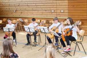 Buntes Gitarfrentreffen