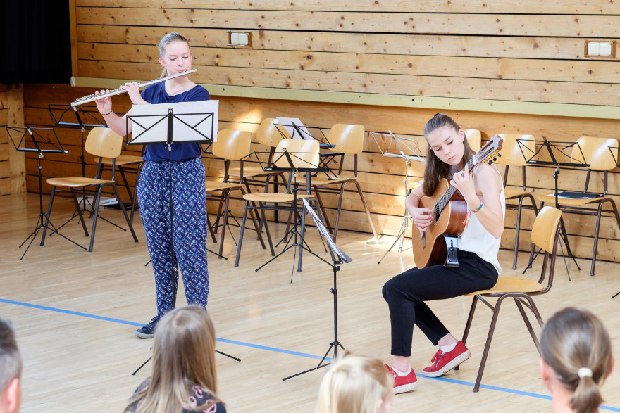 Buntes Gitarfrentreffen