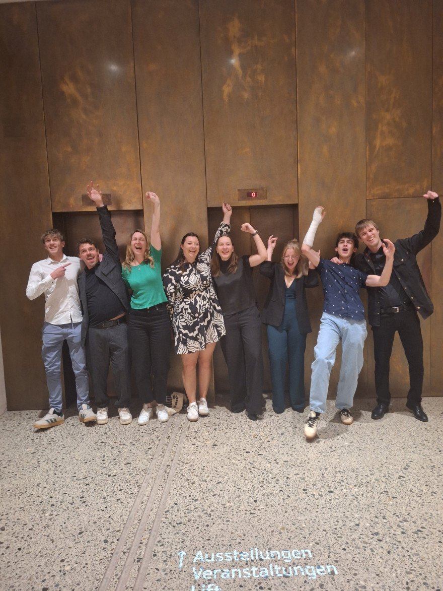 Urkunden&uuml;bergabe Goldsch&uuml;ler 2025