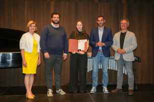 Urkunden&uuml;bergabe Goldsch&uuml;ler 2025